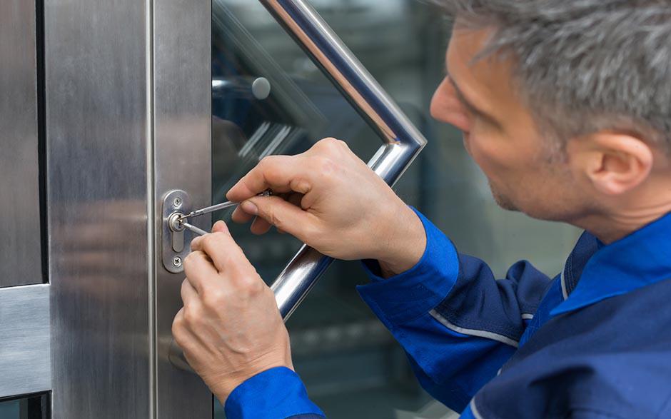 ouvrir une porte claquée Auvernaux